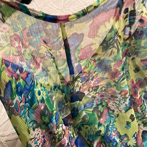 Spring Fling Top 🌷 - Picture 5 of 5